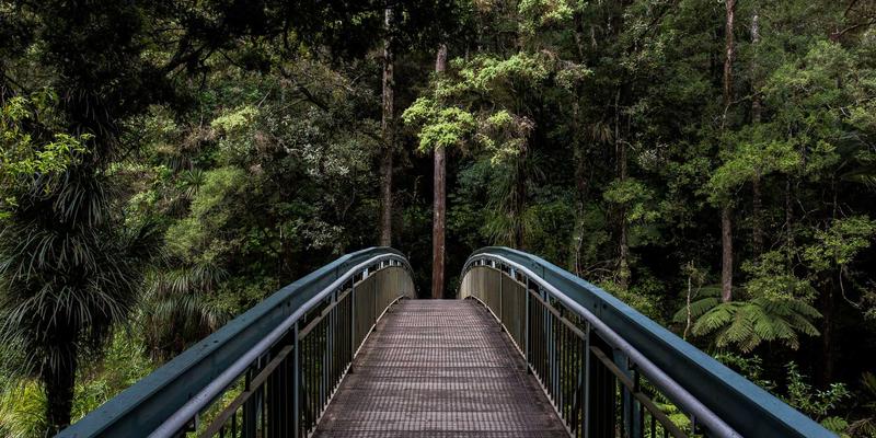 福建广电网络智慧社区服务创新：媒体融合下的本地化运营与新媒体广告新机遇