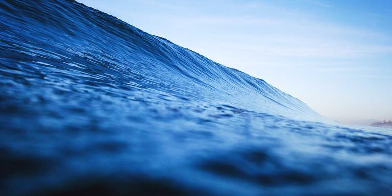 福建网络文学IP孵化新路径：传媒企业如何整合新媒体与广播广告，引爆本土原创故事价值